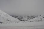 Muita neve no Atigun Pass, ponto mais alto da Dalton Highway, com 1450 metros, na Brooks range, no norte do Alaska